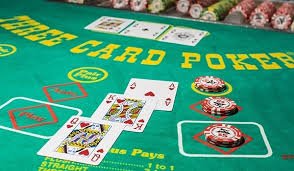 6pgn App မျက်နှာပြင် Myanmar Live Casino နှင့် Slots ကစားနေသောဖုန်းမျက်နှာ